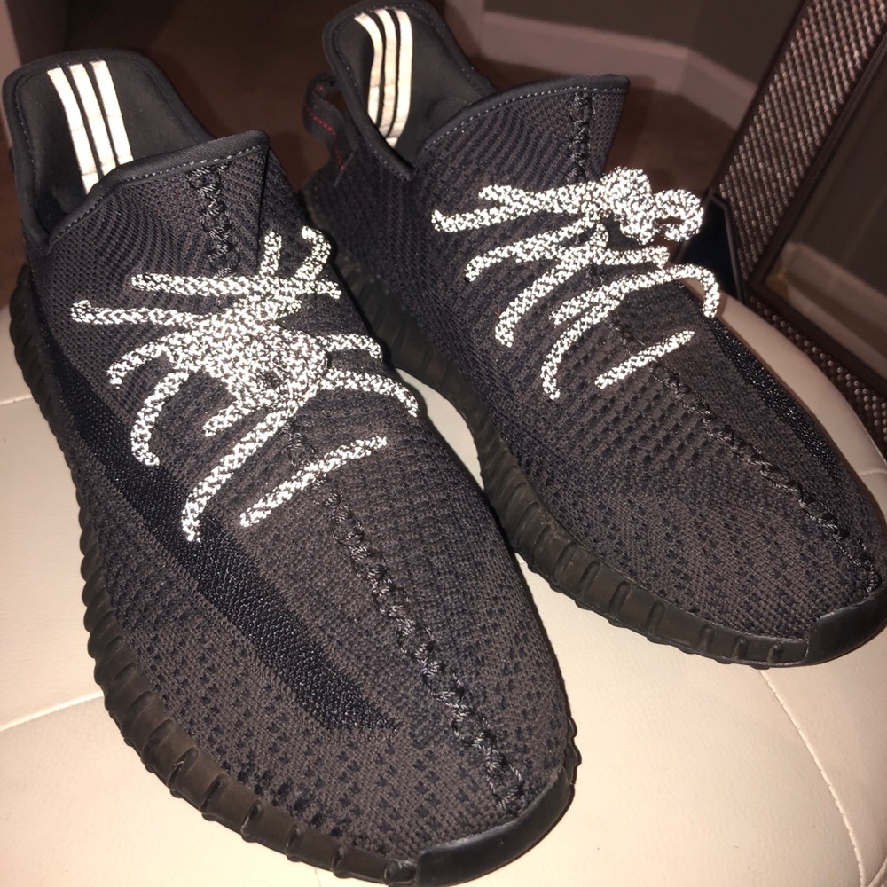 Yeezy - Picture 2 of 4